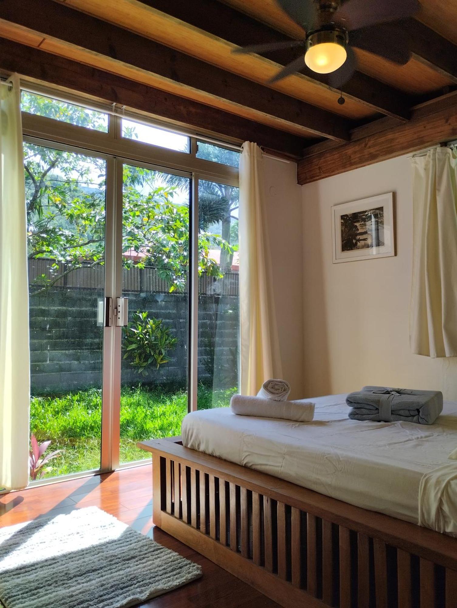 Tema'E Beach House Temae Екстериор снимка