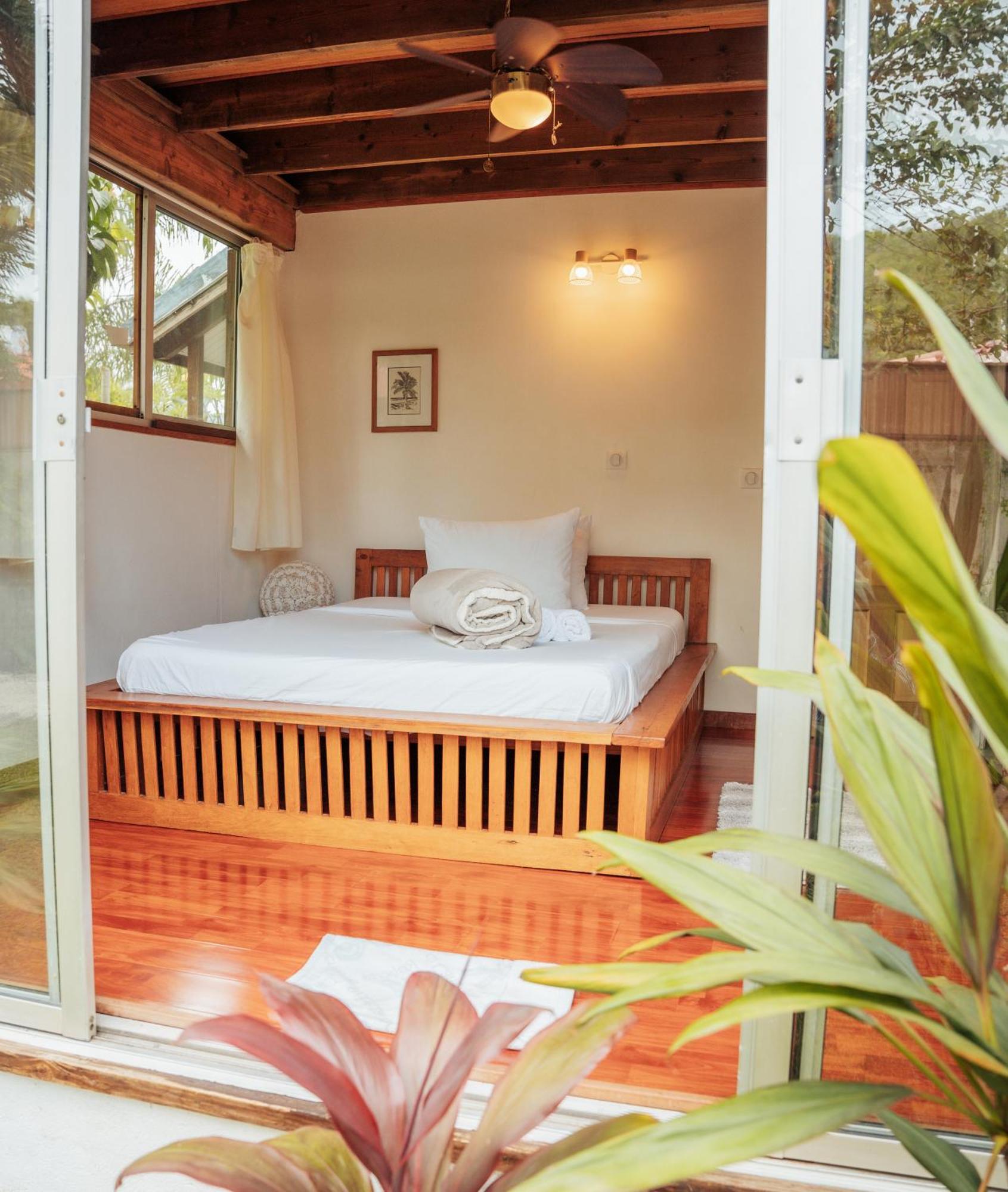 Tema'E Beach House Temae Екстериор снимка
